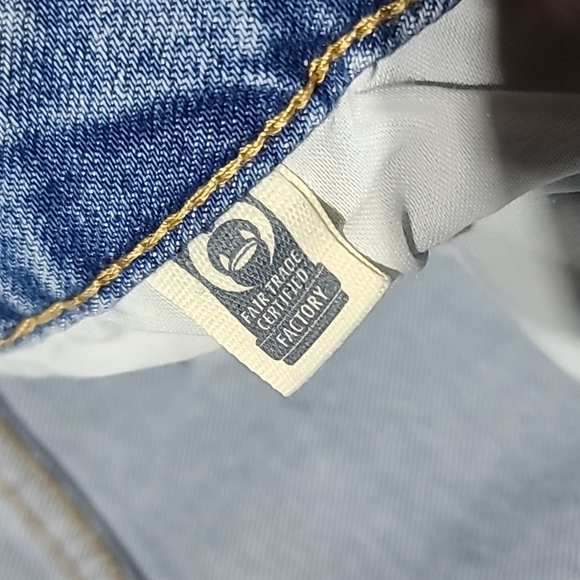 Universal Thread high rise slim straight jeans - Picture 8 of 9